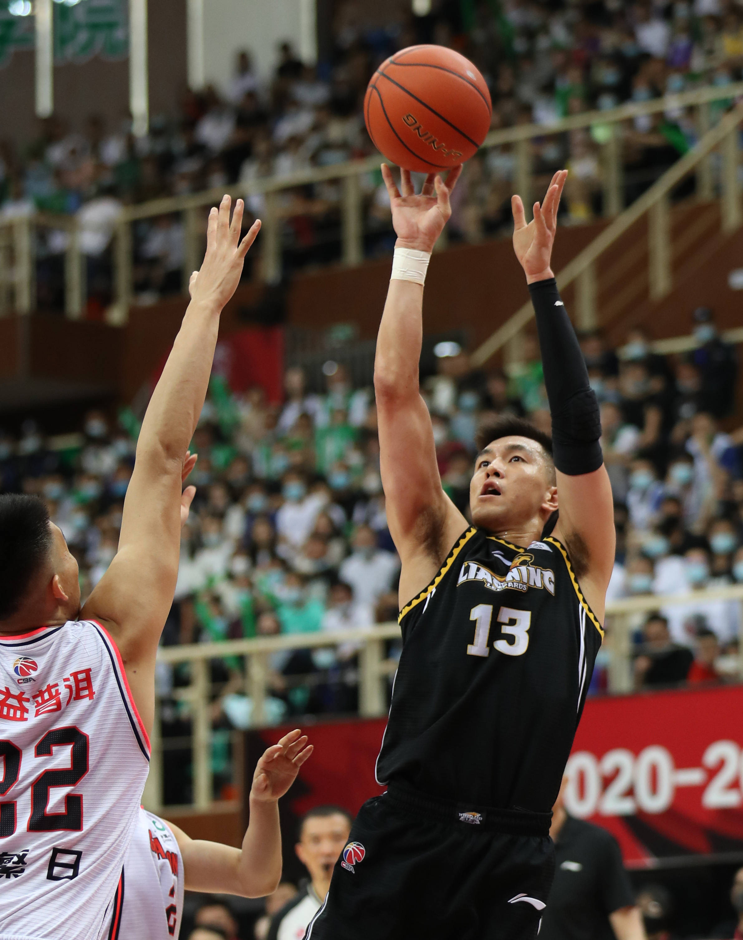 于攻守转换 于攻守转换